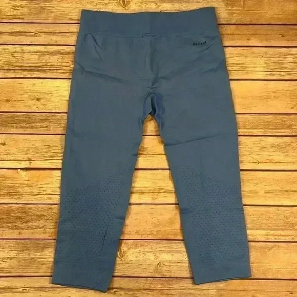 Nike Pro Dry Fit Capri Leggings | Size Small - Picture 3 of 7